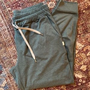 Vuori Performance Joggers, excellent condition